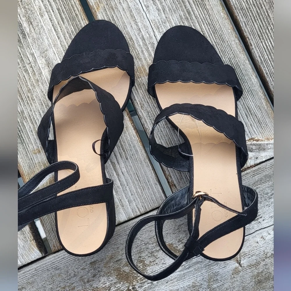 Loft Faux Suede Scallop Trim Black Strappy Ankle Block Heels